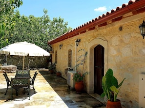 House | Exterior - Quaint Holiday Home in Pasalites with Garden near Perama (Mylopotamos)