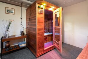 House | Spa treatment - Holiday Home in Hesse with Infrared Sauna near Sauerland (Frankenau)