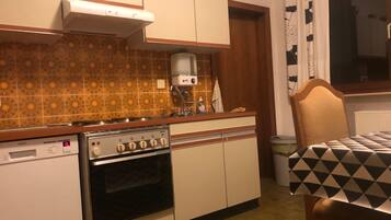 Ferienhaus | Eigene Küche | Mikrowelle, Herdplatte, Geschirrspüler, Hochstuhl