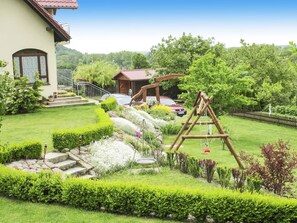 Garden - Charming House on a Hill Overlooking the Lake, Near Miedzyzdroje (Miedzyzdroje)