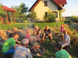 Garden - Charming House on a Hill Overlooking the Lake, Near Miedzyzdroje (Miedzyzdroje)