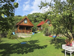 Garden - Charming House on a Hill Overlooking the Lake, Near Miedzyzdroje (Miedzyzdroje)