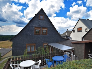 Exterior - Pretty Holiday Home in Neustadt am Rennsteig near Ski Area (Grossbreitenbach)