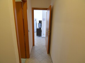 2 Schlafzimmer, individuell eingerichtet, Bettwäsche