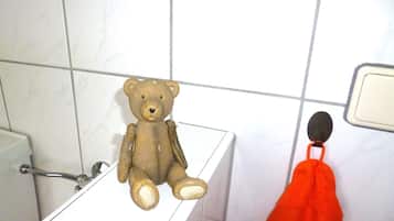 1 Schlafzimmer, individuell eingerichtet, Bettwäsche