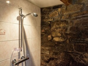 Apartment | Bathroom