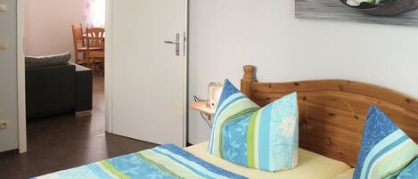 Apartment | 2 bedrooms, individually furnished, bed sheets