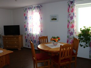 Apartment | Dining