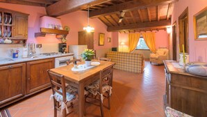 Dining - Cosy Holiday Home in Figline Valdarno With Garden (Figline e Incisa Valdarno)