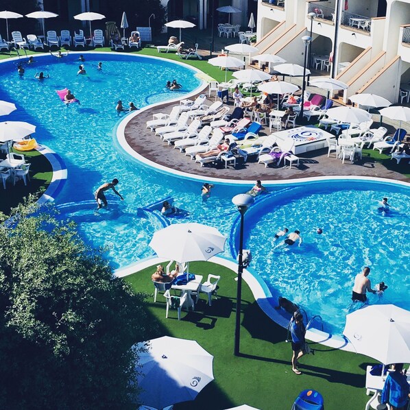 House | Pool