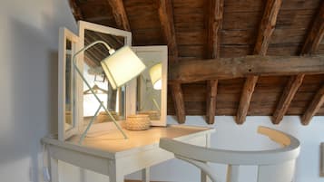 Talo | 6 makuuhuonetta, yksilöllisesti kalustettu, silitysrauta/-lauta