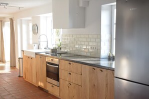 House | Private kitchen | Stovetop, highchair