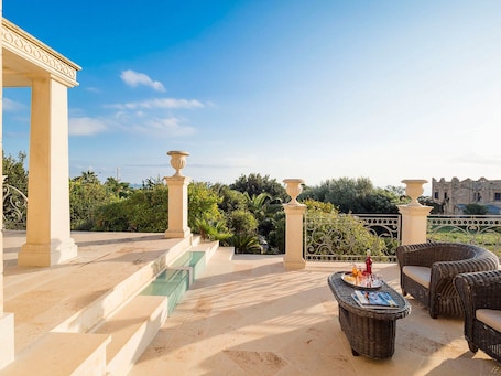 Exterior. Belvilla by OYO Villa Drago