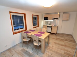 Apartment | Dining