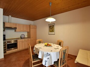 House | Private kitchen | Highchair