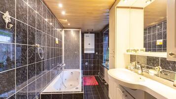 Apartment | Badezimmer