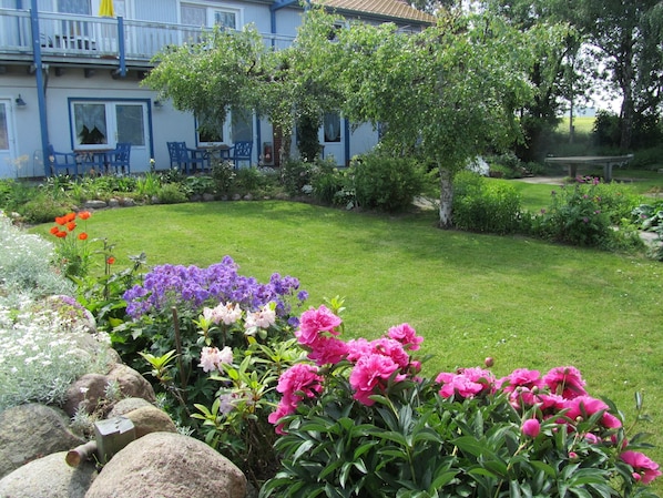 Apartment | Garden
