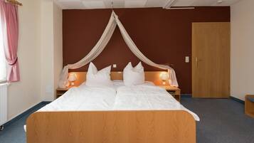 House | 14 bilik tidur, dilengkapkan perabot secara berasingan