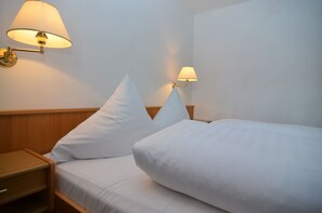 Apartment | 1 bedroom, individually furnished, bed sheets