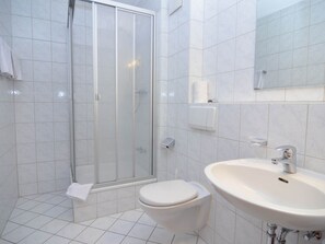 Apartment | Bathroom