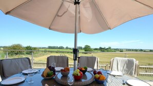 Balcony - Alluring Holiday Home in Stone Oxney With Garden (Tenterden)