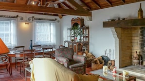 Hus | Oppholdsrom | Peis