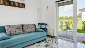 Unclassified image, 5 of 27, button - Serene Holiday Home in Đurđevac With Garden (Durdevac)