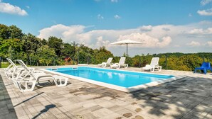 Unclassified image, 2 of 27, button - Serene Holiday Home in Đurđevac With Garden (Durdevac)