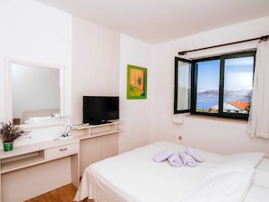 3 عدّة غرف نوم وطراز فريد لكل وحدة وملاءات أسرّة