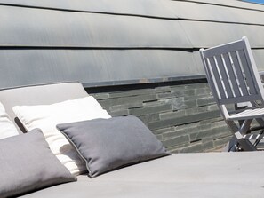 2 Schlafzimmer, individuell eingerichtet, Bettwäsche