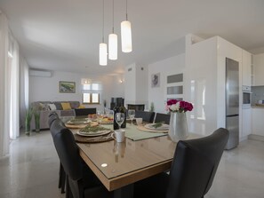 Villa | Yemek sevisi