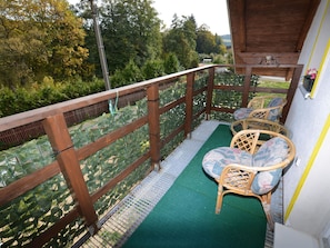 Balcony - Cozy Holiday Home near Forest in Bohemia (Staré Sedlište)