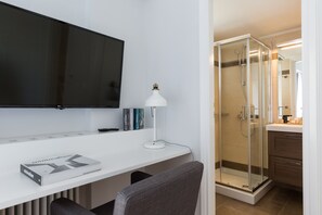 Shower, hair dryer, towels, soap - Acropolis view 1BD Apartment in Plaka (Athens)