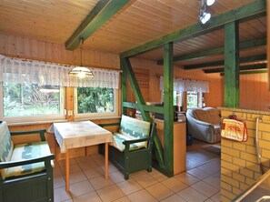 Bungalow | Dining