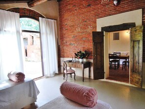 Cottage | 2 bedrooms, individually furnished, bed sheets - Cottage in Val di Chiana (Castiglion Fiorentino)