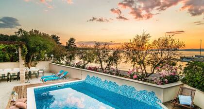 Magnificent Villa in Supetar With Swimming Pool