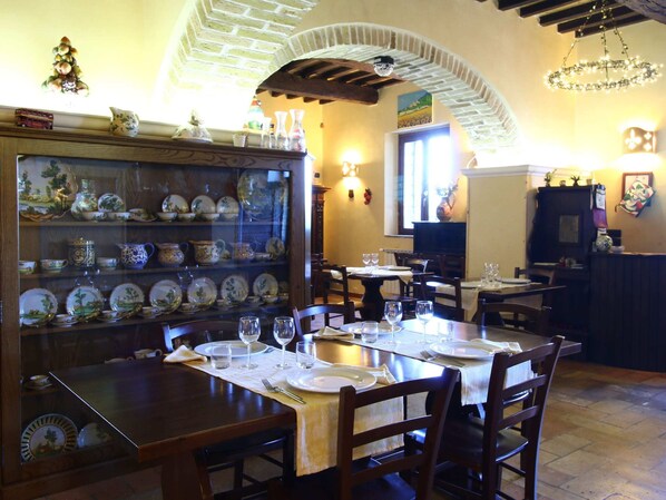 House | Dining