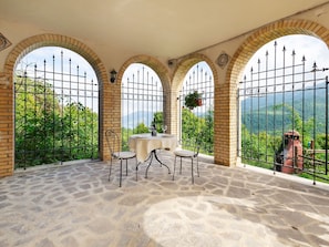 Balcony - Studio in Castle With Pool and Views of the Majella Park and Lake Bomba (Rosello)