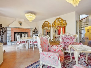 Dining - Studio in Castle With Pool and Views of the Majella Park and Lake Bomba (Rosello)
