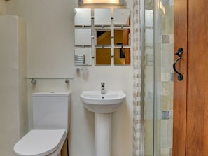 Apartment | Badezimmer | Dusche, Handtücher