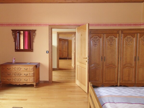 Room amenity - Holiday Home in Cul-des-sarts With Roofed Terrace (Couvin)