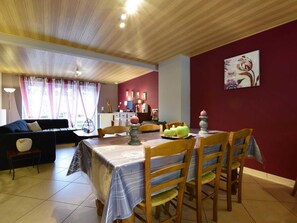 Cottage | Dining