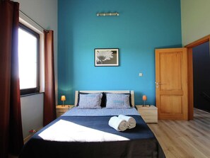 5 bedrooms, individually furnished, iron/ironing board, bed sheets - Classy Holiday Home in Martilly with Hot Tub (Herbeumont)