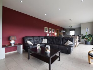 Living area - Classy Holiday Home in Martilly with Hot Tub (Herbeumont)
