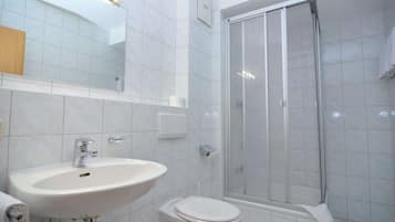 Apartment | Bathroom