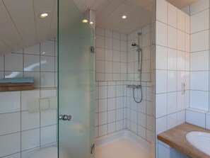 Apartment | Bilik Mandi | Pancuran mandi, tuala disediakan 