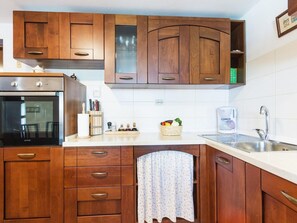 House | Private kitchen | Cookware/dishes/utensils, dining tables - Heritage House in Orihi With an Elegant Garden (Barban)