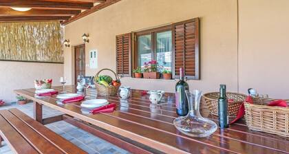 Heritage House in Orihi With an Elegant Garden