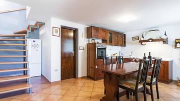 House | Private kitchen | Cookware/dishes/utensils, dining tables