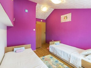 Casa | 2 habitaciones, muebles diferentes y ropa de cama 